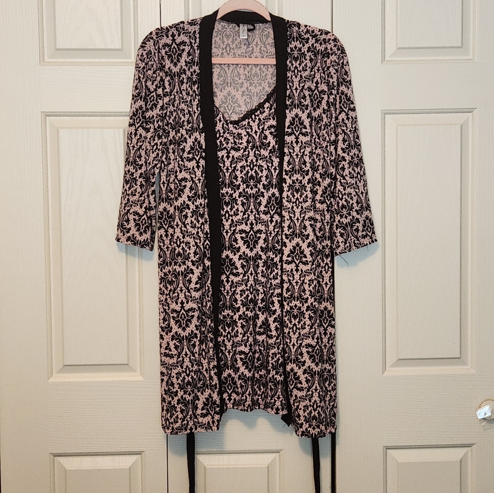 NWOT Black and Pink Marilyn Monroe Size Medium Sleep Set Nightie and Robe